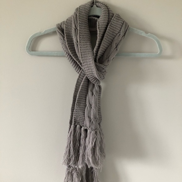 Jessica Grey Knit Scarf - Picture 4 of 7